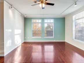 2305  Worthington Street  216, Dallas Texas 75204