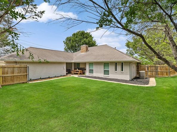 2409  Pebblebrook Court , Grand Prairie Texas 75050