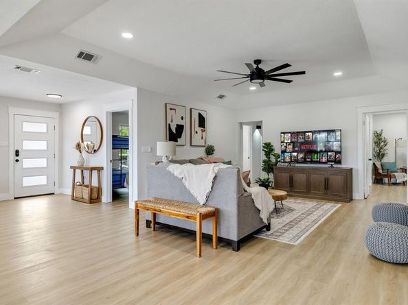 2409  Pebblebrook Court , Grand Prairie Texas 75050