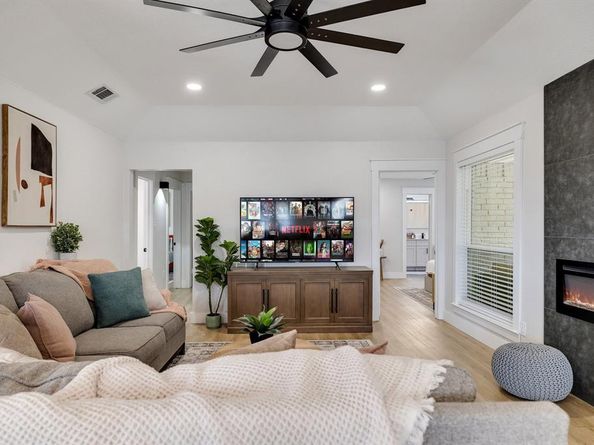 2409  Pebblebrook Court , Grand Prairie Texas 75050