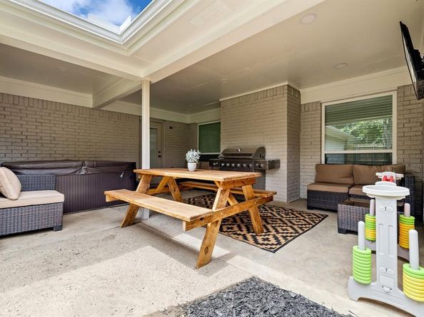 2409  Pebblebrook Court , Grand Prairie Texas 75050