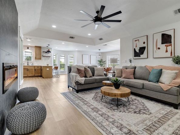 2409  Pebblebrook Court , Grand Prairie Texas 75050