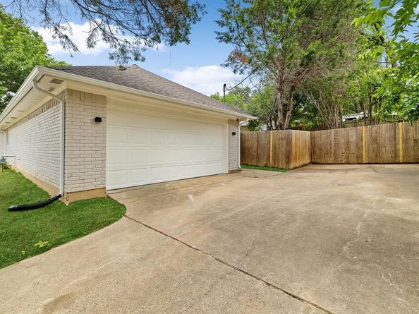 2409  Pebblebrook Court , Grand Prairie Texas 75050