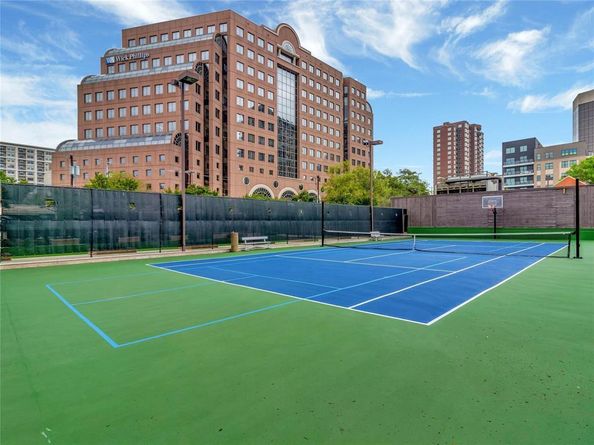 3030  Mckinney Avenue  1006, Dallas Texas 75204