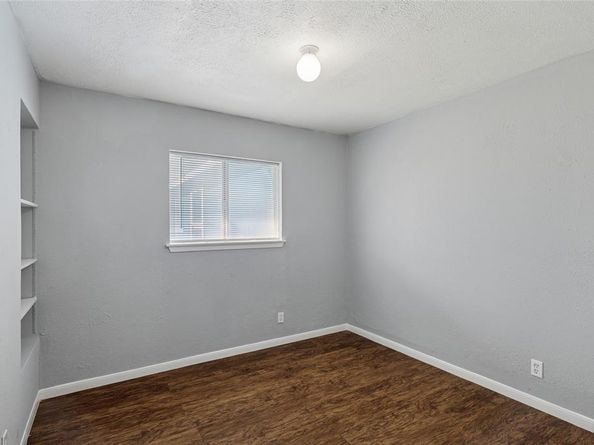 1304 E Lovers Lane , Arlington Texas 76010