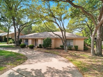1204  Greenbriar Lane 