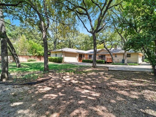 1204  Greenbriar Lane , Arlington Texas 76013