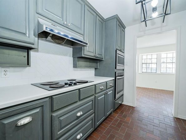 2811  Burlwood Drive , Dalworthington Gardens Texas 76016