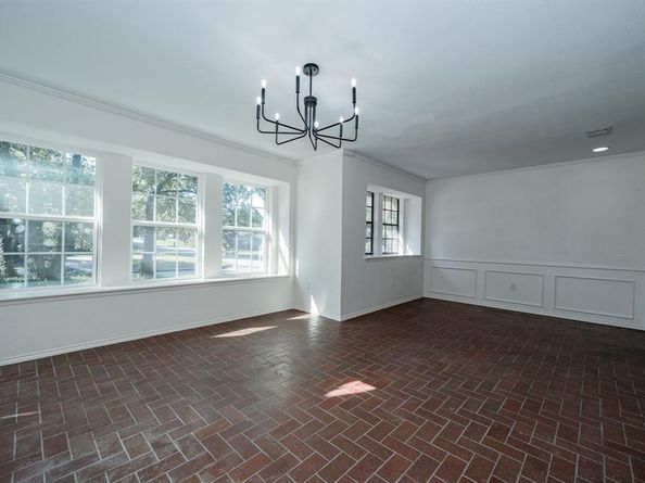 2811  Burlwood Drive , Dalworthington Gardens Texas 76016