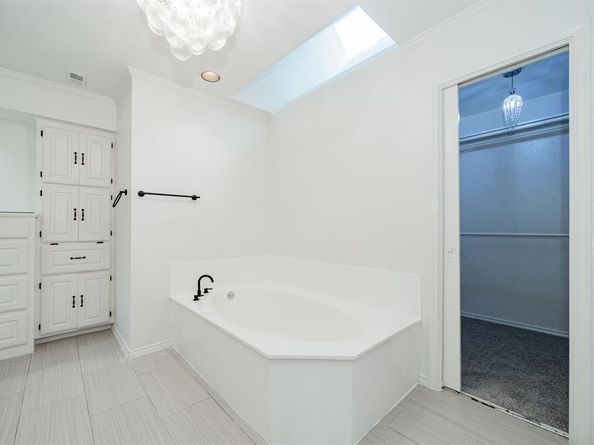 2811  Burlwood Drive , Dalworthington Gardens Texas 76016