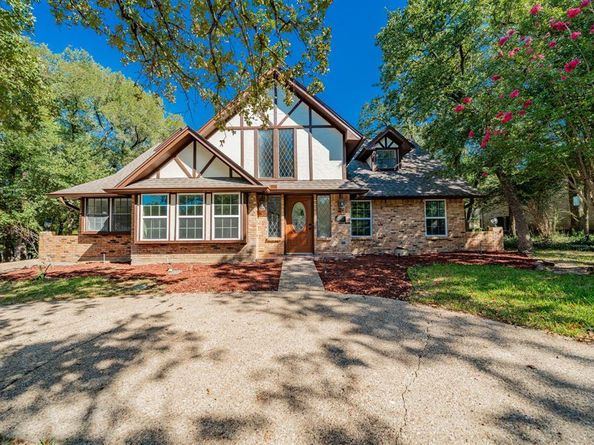 2811  Burlwood Drive , Dalworthington Gardens Texas 76016