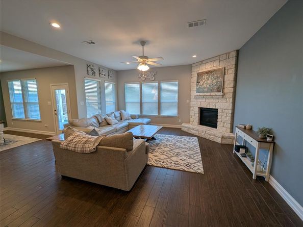 2209  Old Pecos Trail , Fort Worth Texas 76131