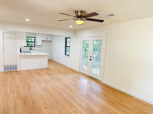 1902  Dorothy Drive , Grand Prairie Texas 75051