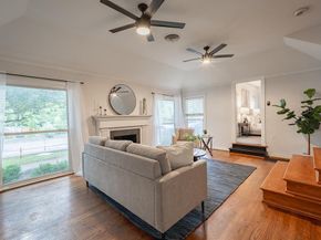626 N Hampton Road , Dallas Texas 75208