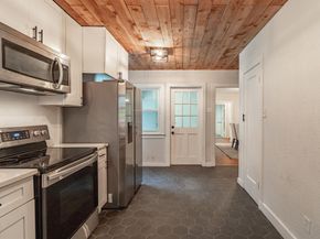 626 N Hampton Road , Dallas Texas 75208