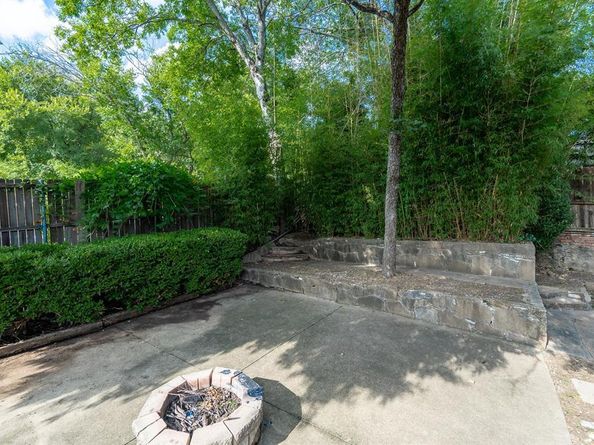 626 N Hampton Road , Dallas Texas 75208