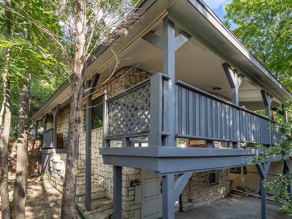 626 N Hampton Road , Dallas Texas 75208