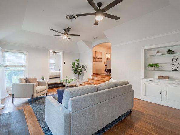 626 N Hampton Road , Dallas Texas 75208