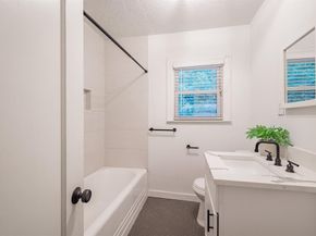 626 N Hampton Road , Dallas Texas 75208