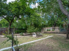 626 N Hampton Road , Dallas Texas 75208