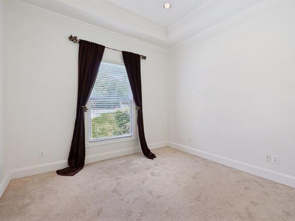 6065  Dilbeck Lane , Dallas Texas 75240