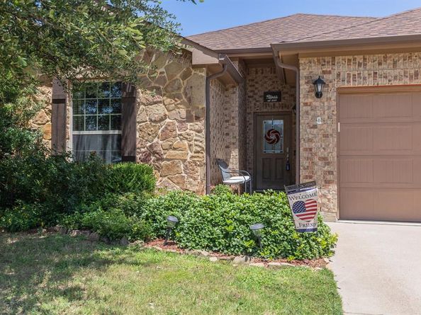 1057  Meadow Scape Drive , Fort Worth Texas 76028