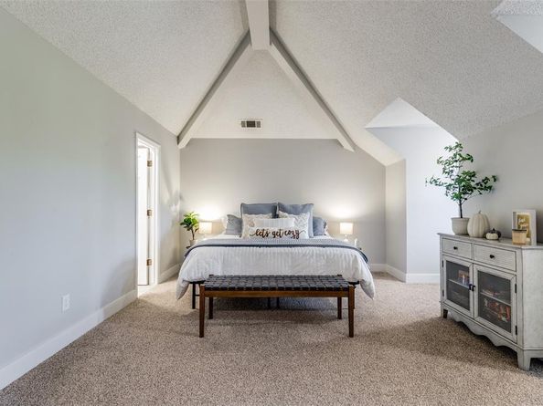 16015  Chalfont Circle , Dallas Texas 75248