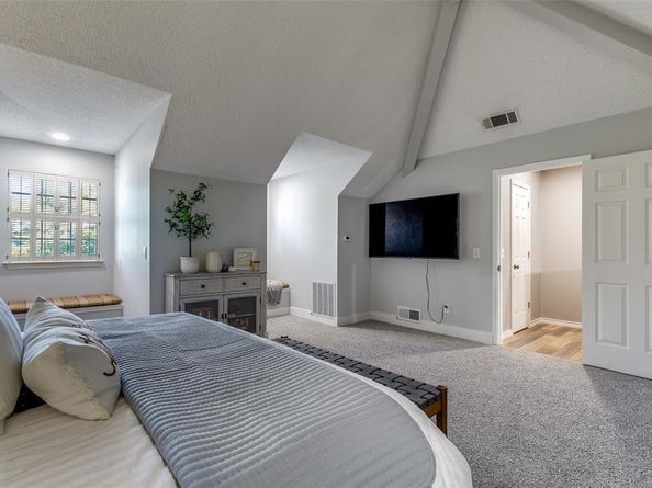 16015  Chalfont Circle , Dallas Texas 75248