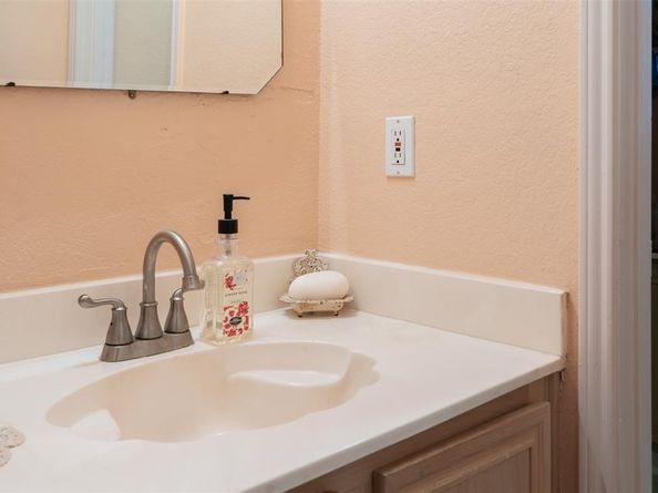 9452  Crimnson Court , Dallas Texas 75217