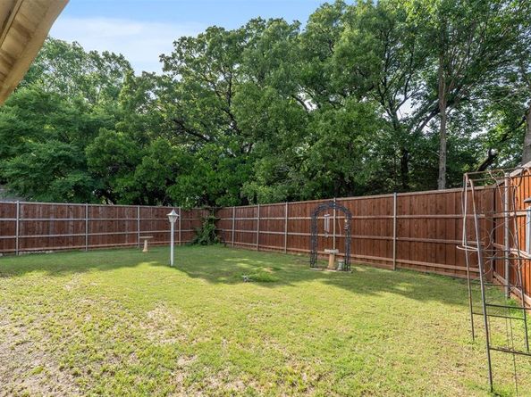 9452  Crimnson Court , Dallas Texas 75217