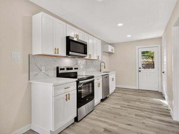 1704  Sharon Street , Arlington Texas 76010