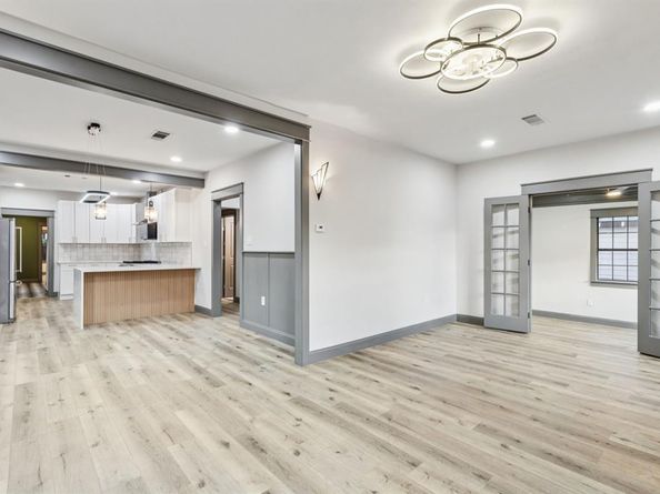 810 S Montclair Avenue , Dallas Texas 75208