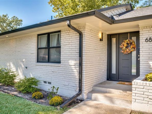 6851  Whitehill Street , Dallas Texas 75231