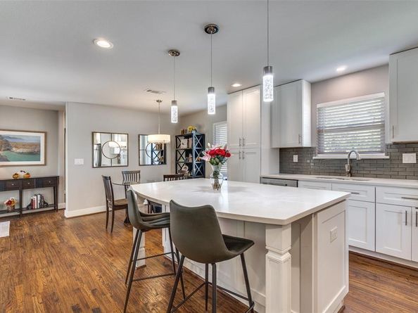 6851  Whitehill Street , Dallas Texas 75231
