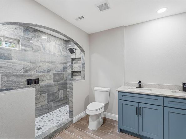 412  Brook Hollow Circle , DeSoto Texas 75115