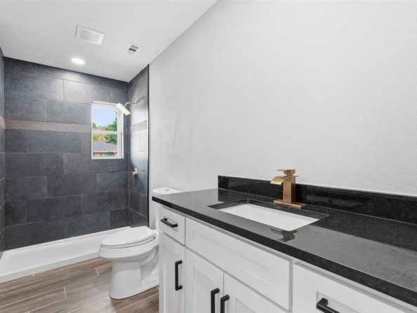 412  Brook Hollow Circle , DeSoto Texas 75115