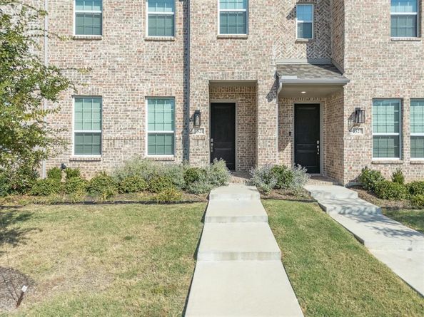 1521  Wittington Place , Farmers Branch Texas 75234