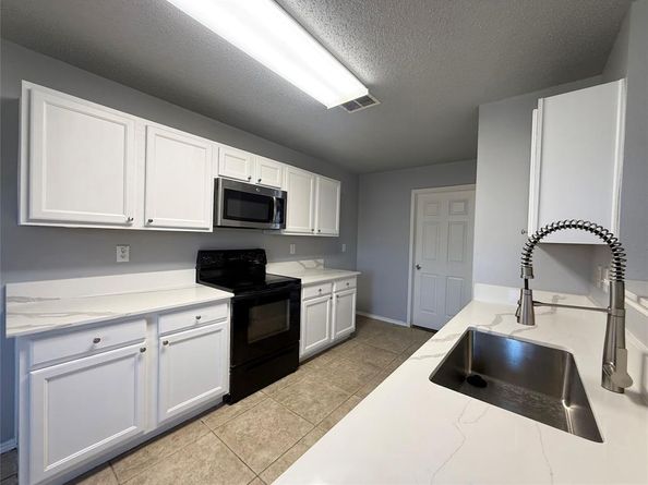 1390  Lochspring Drive , Rockwall Texas 75032