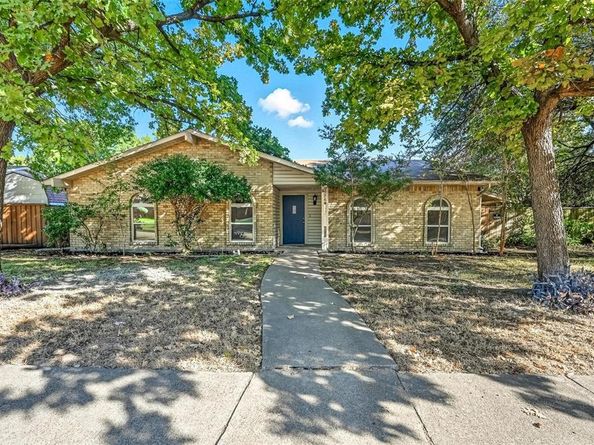 2106  Butterfield Trail , Grand Prairie Texas 75052