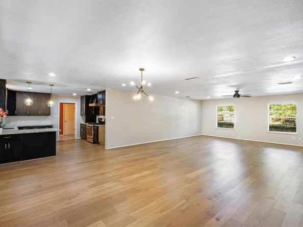 4819  Hope Street , River Oaks Texas 76114