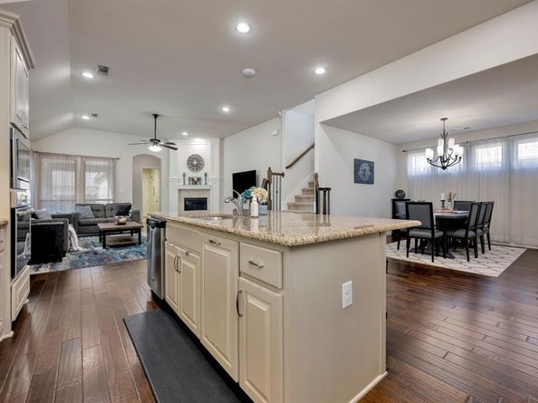 1212  Blue Lake Boulevard , Arlington Texas 76005