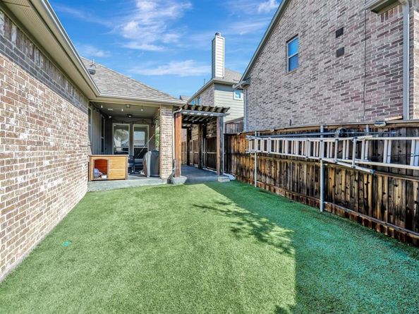1212  Blue Lake Boulevard , Arlington Texas 76005