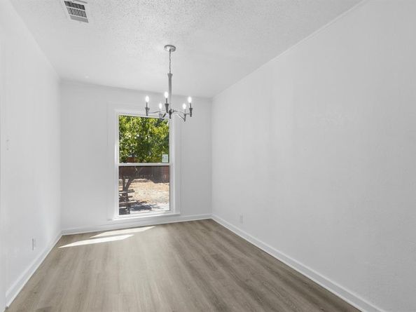 913  Tamara Lane , Grand Prairie Texas 75051