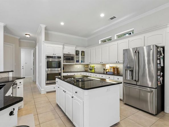 812  White Buffalo Lane , Heath Texas 75032