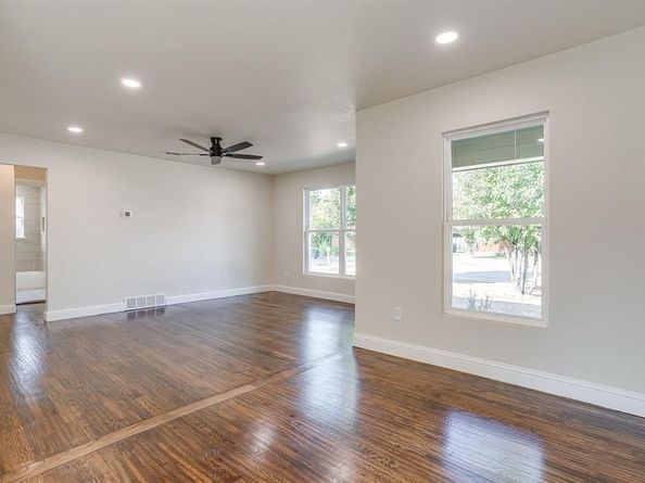 3400  Gay Street , Fort Worth Texas 76111