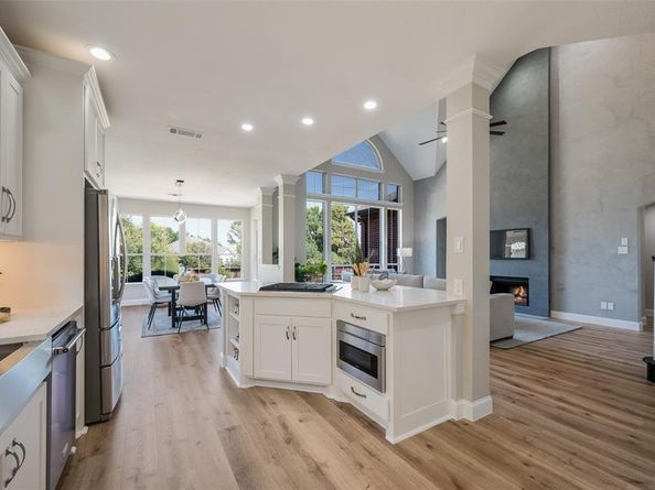 2710  Cobblestone Drive , Grapevine Texas 76051