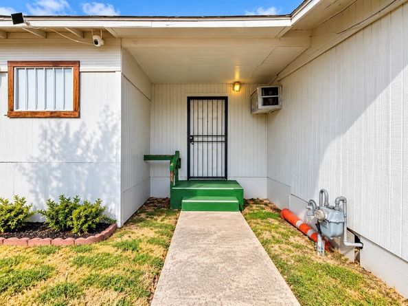4131  Soloman Drive , Dallas Texas 75212