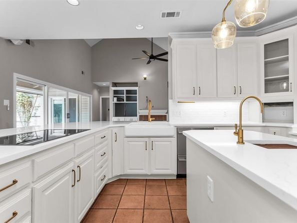 2711  Timber Crest Lane , Highland Village Texas 75077