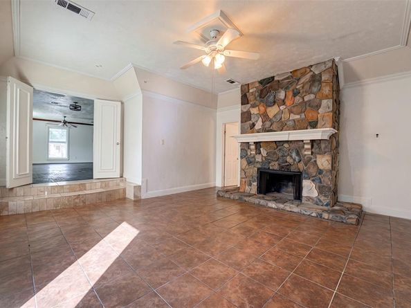 554  Pleasant Vista Drive , Dallas Texas 75217
