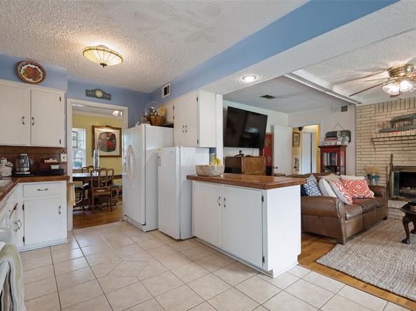 112 W Ireland Drive , Irving Texas 75062